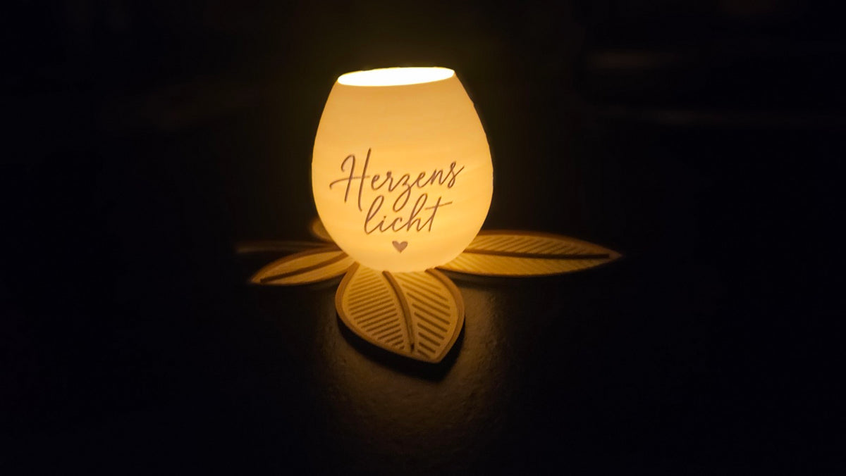 🕯️ Herzenslicht – dekoratives LED-Windlicht mit Blätter-Untersetzer 🕯️