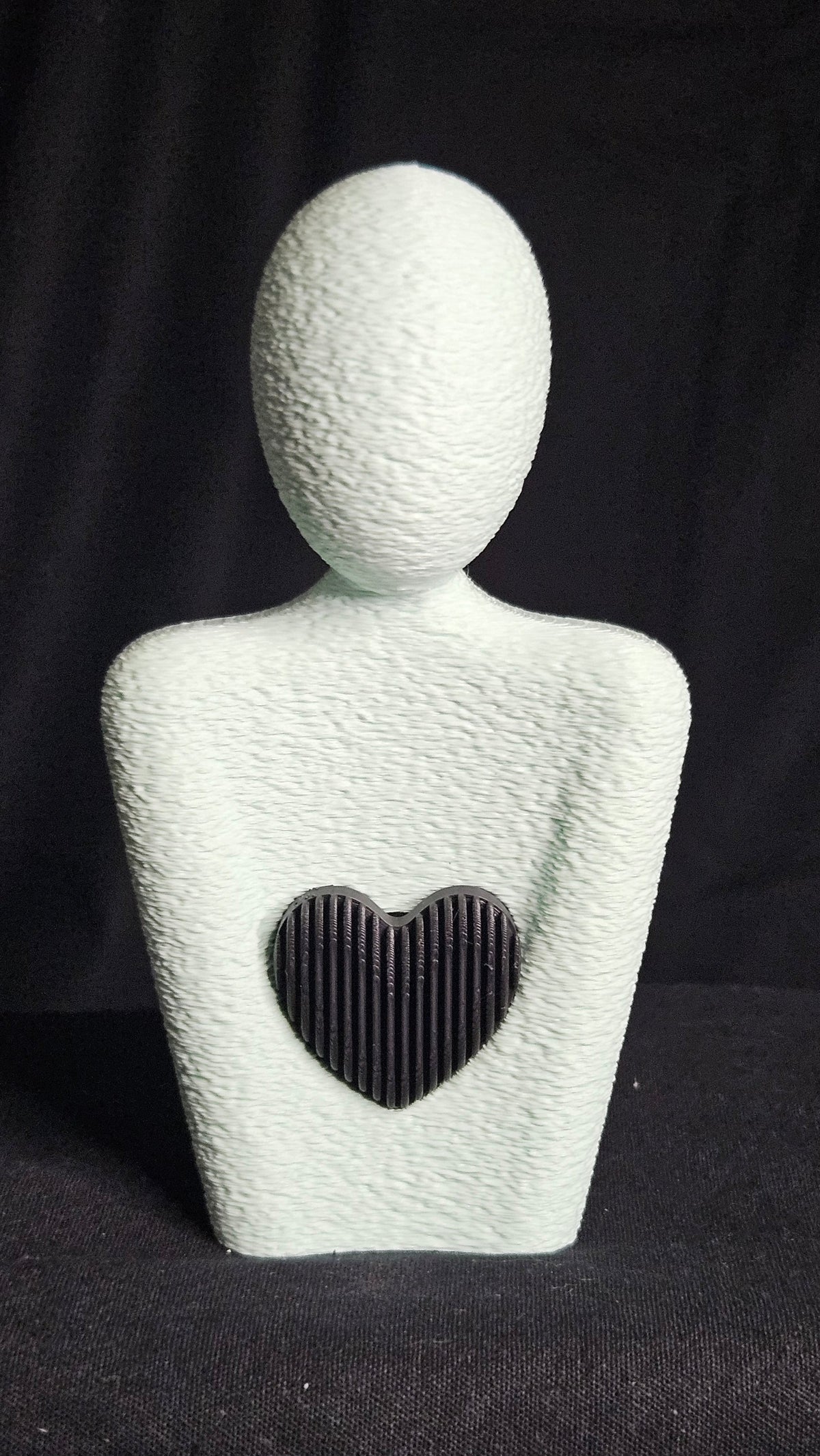 ❤️ Moderne Dekofigur mit Herz – schlicht & ausdrucksstark❤️