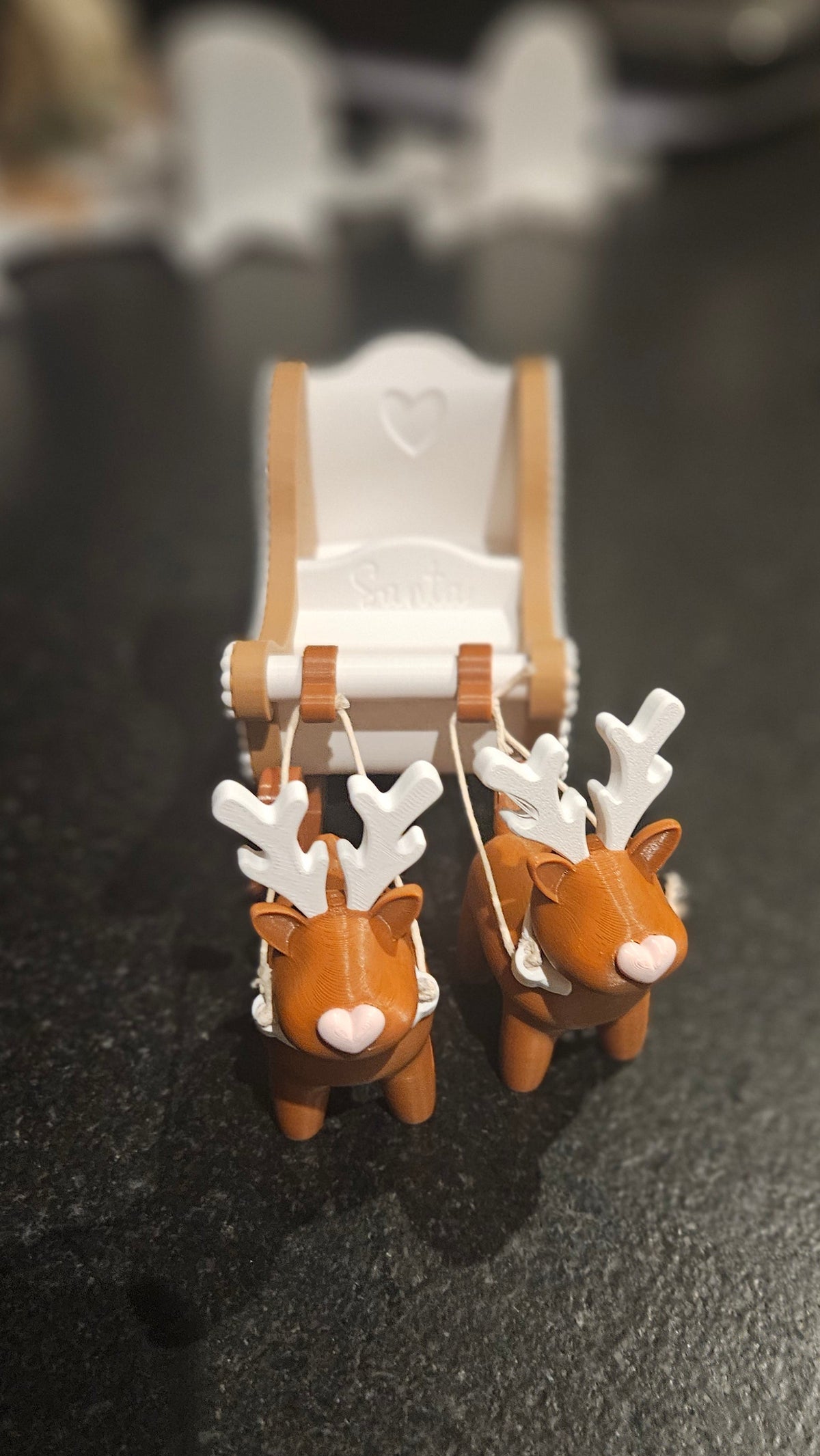 🦌 Weihnachtsschlitten mit Rentieren – festliche Dekoration 🦌
